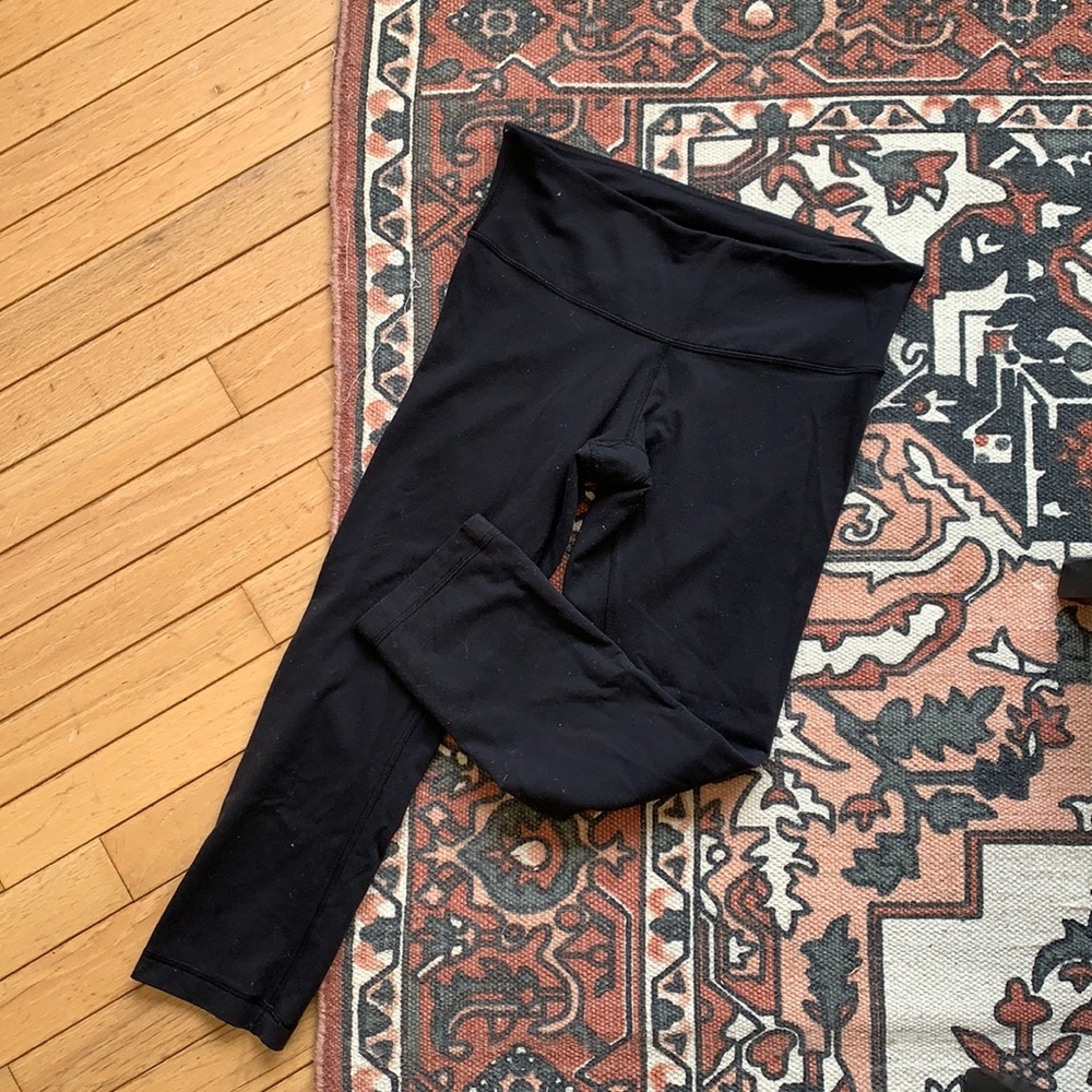 Black Lululemon Leggings sz 6!